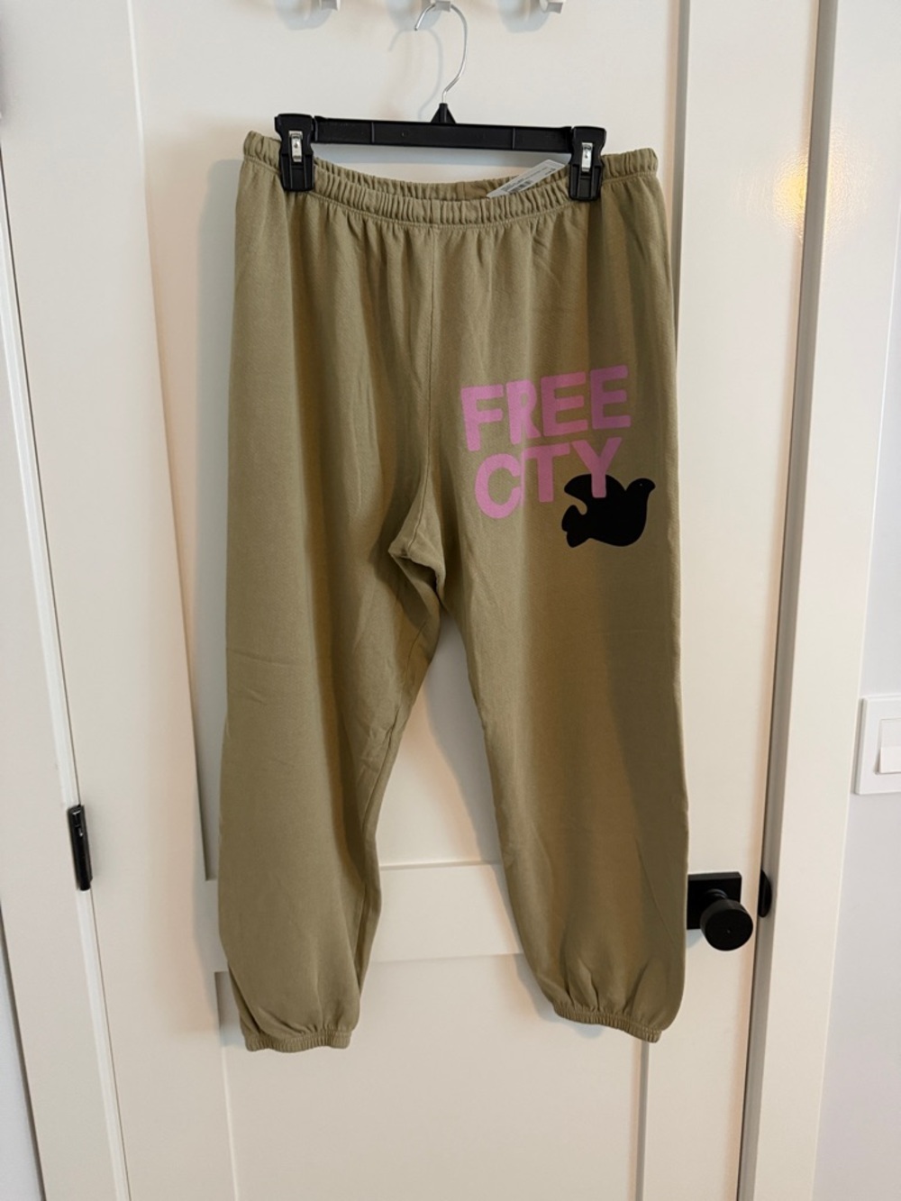 BRAND NEW FREE CITY SWEATPANT
